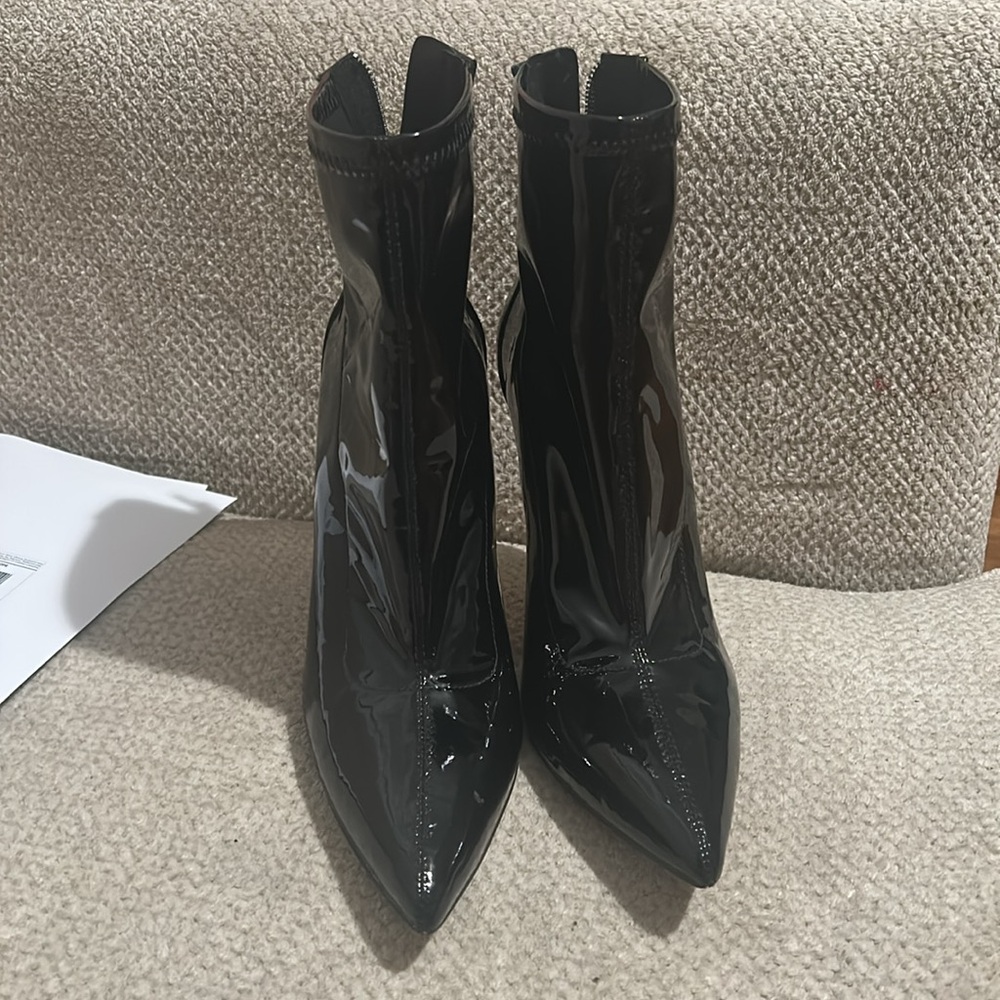 JLO Jennifer Lopez Black Patent Leather Ankle Boots - Picture 4 of 7